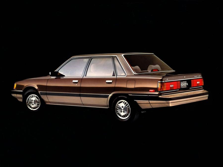  Toyota Camry LE 1984 года  (US) (фото 9 из 14)